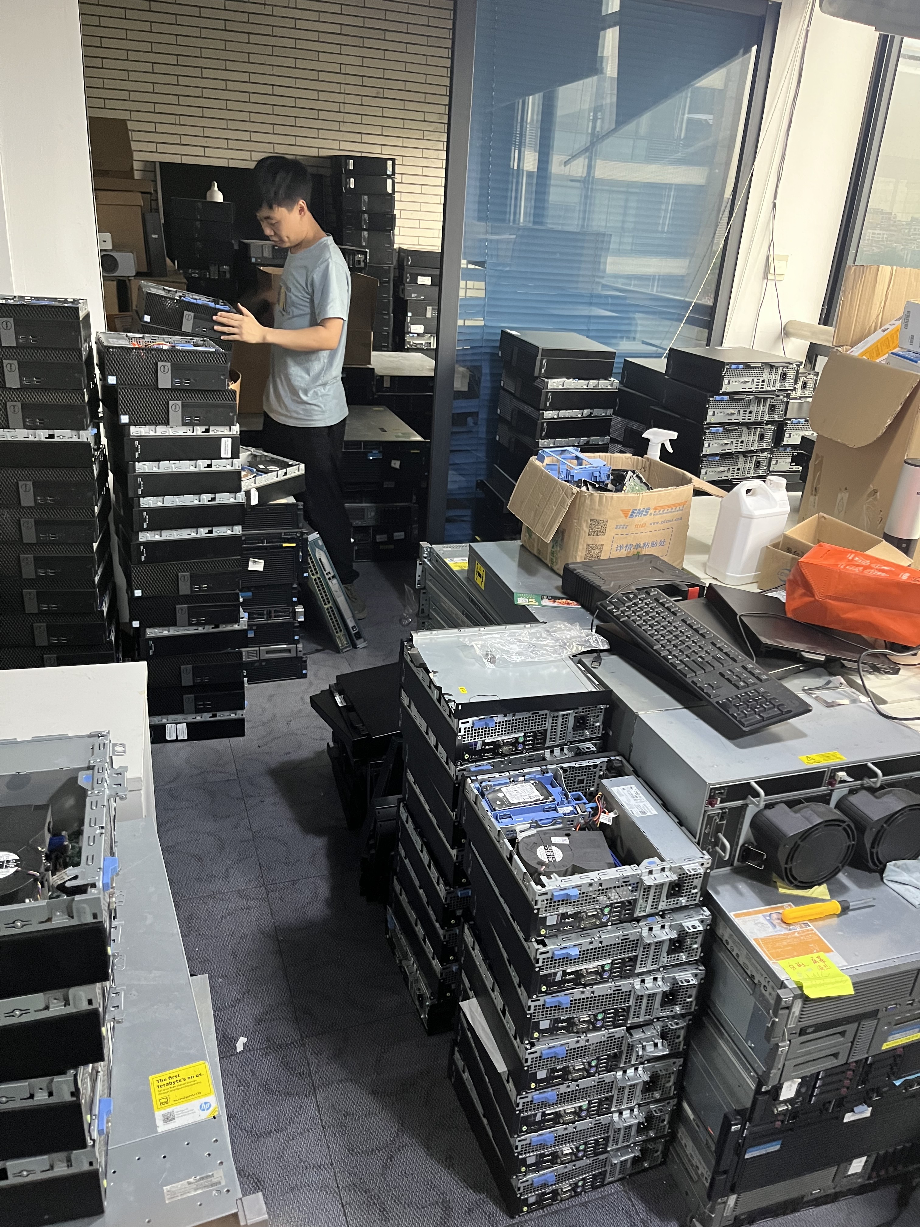 深圳回收報廢電腦，公司淘汰電腦也收(圖1)